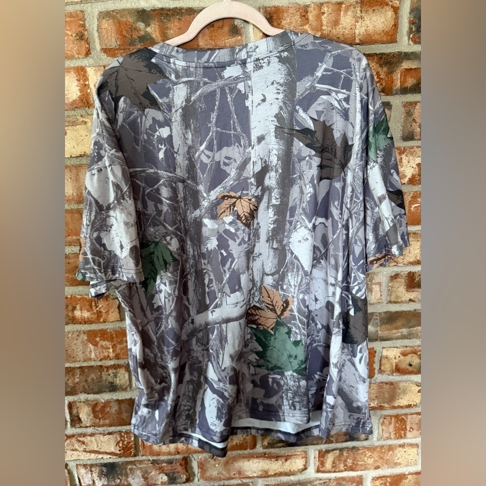 SHEIN Gray Leaf Print Short Sleeve Tee - Picture 2 of 6